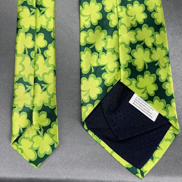 St. Patrick's Day Men's Tie Lime Green Shamrocks Print Necktie Tiny Clovers Gift - Picture 5 of 8